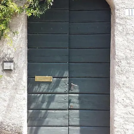 Il Vecchio Cortile * מנדלו דל לאריו